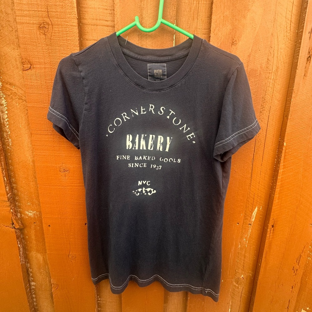 Ruehl No.925 Black Graphic Tee